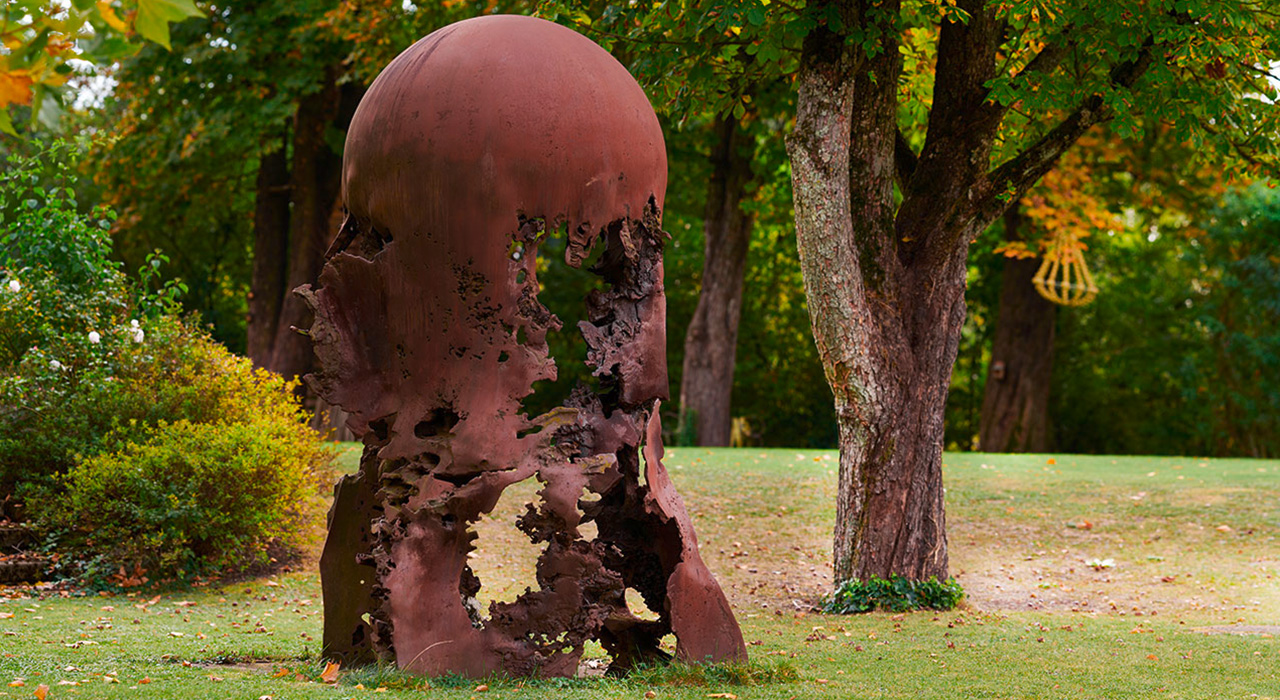 Skulptur Atompilz im Park